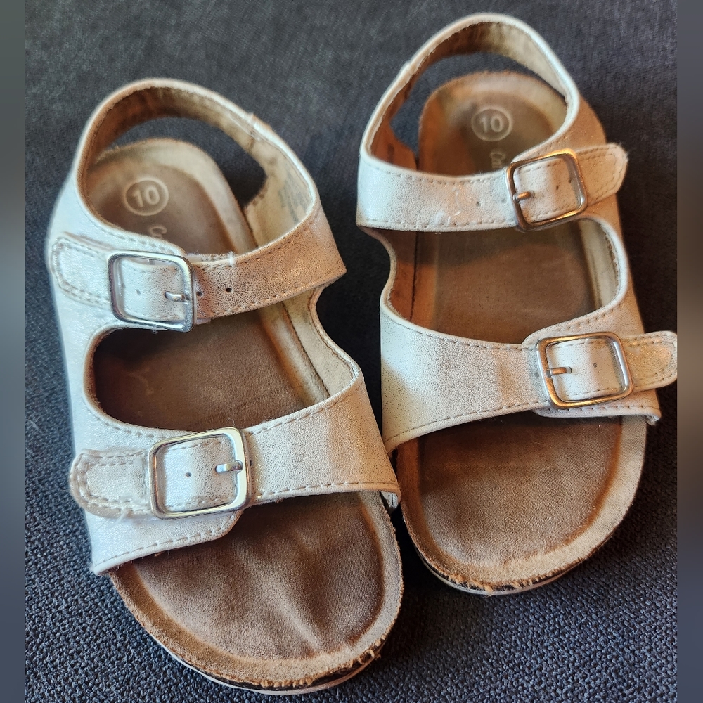 White shimmer toddler girl sandals cat&jack size 10